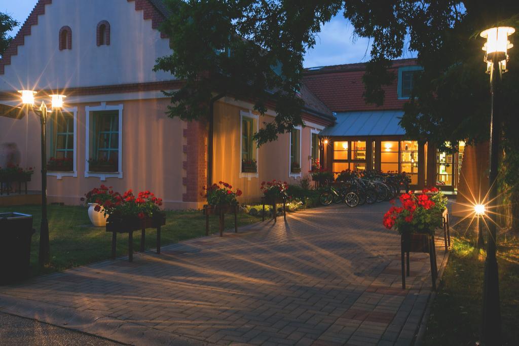Zichy Park Hotel Bikacs Exterior photo